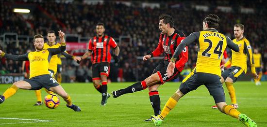 伯恩茅斯第一球，贝莱林防守失位