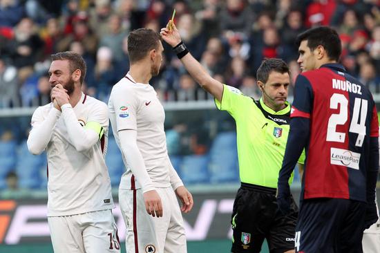 德罗西吃到黄牌