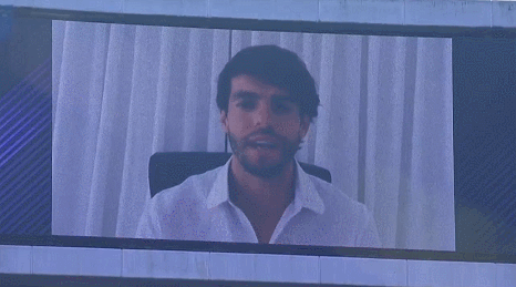 卡卡的远距离祝贺让C罗热泪盈眶