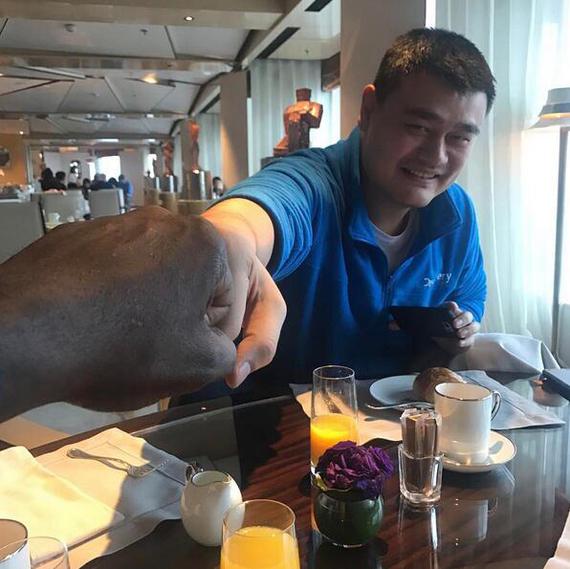 奥尼尔姚明共进早餐