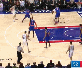 动图-大帝假动作晃晕波神 扣篮惨遭篮筐大帽!_nba