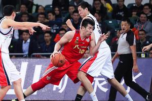 范子铭27+9郑准15分 广州96-85胜八一