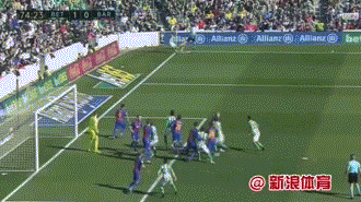 gif-皇家贝蒂斯1-1巴萨 阿莱格里亚小角度破门