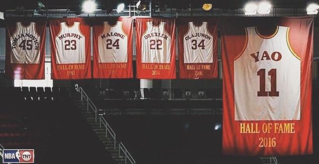 姚明:吃惊自己球衣被退役