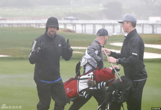 娱乐城:bet365不能存款 年轻情侣现身领福彩7