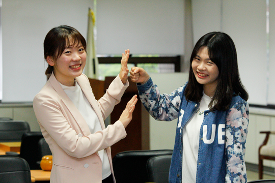 金彩瑛、金多瑛姊妹棋士