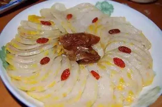 沙洋跑马品美食:风干鸡口味独特 鱼籽香肠香醇