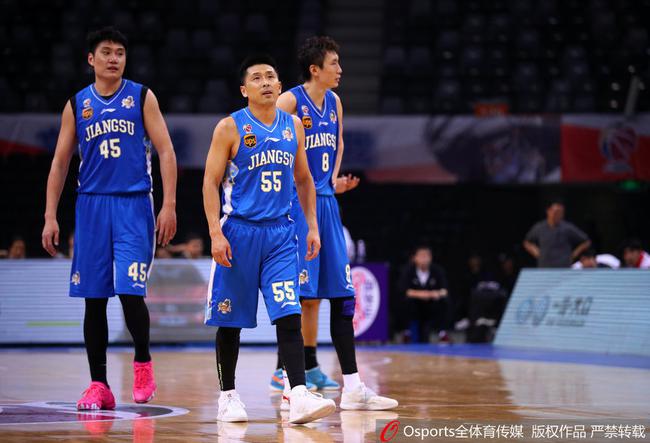 深圳主场胜江苏肯帝亚 胡雪峰结束职业生涯_C