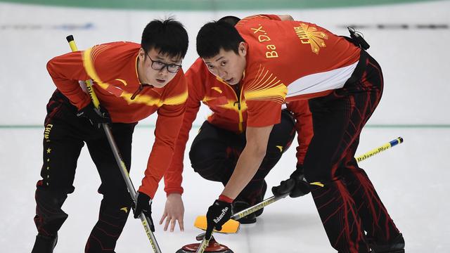 亚冬会男子冰壶 中国首次登顶