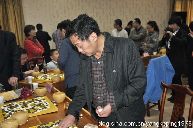 “中间人”李亚春老师最近有点焦头烂额