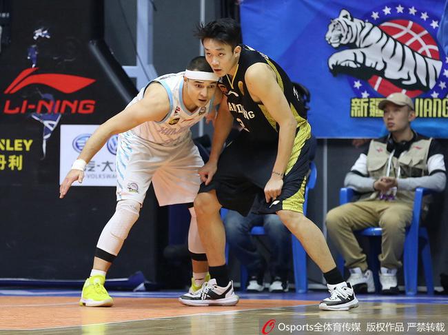 新疆胜山东山东总分1-1 周琦伤退可兰白克26分