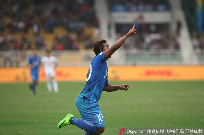 进球gif-张鹭失误送礼 雷纳尔迪尼奥两连射得手