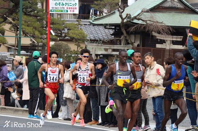 2017琵琶湖马拉松 箱根驿传新秀集体跑砸的背