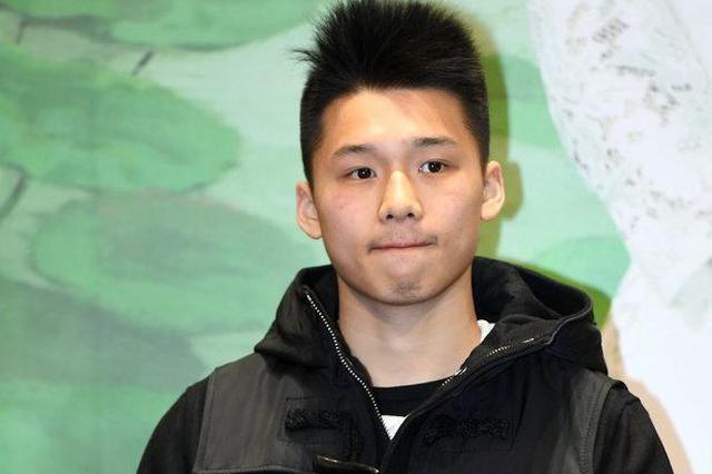 陈艾森家门口作战过家门不入 母子俩赛场上见