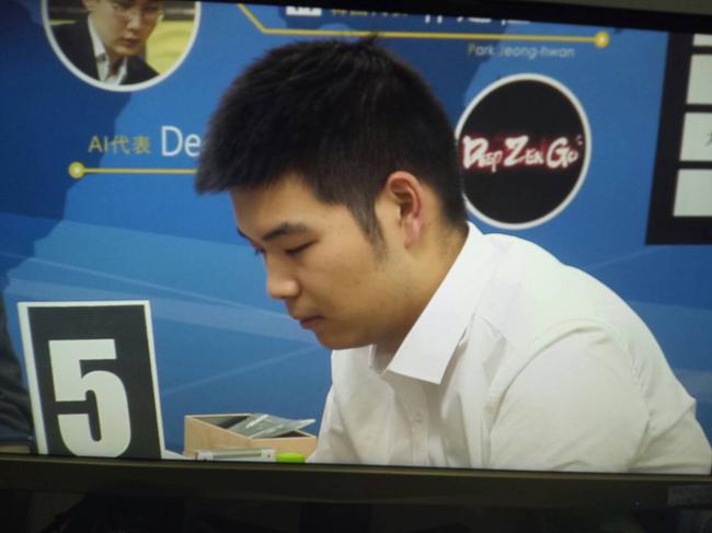 最强战首日围棋TV直播花絮 小芈焦头时唐胖笑