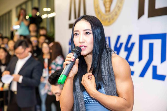 阿诺德冠军牟丛粉丝见面会在赛普举行