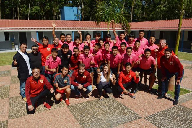 樱桃体育携手上港俱乐部打造U18梯队巴西青训