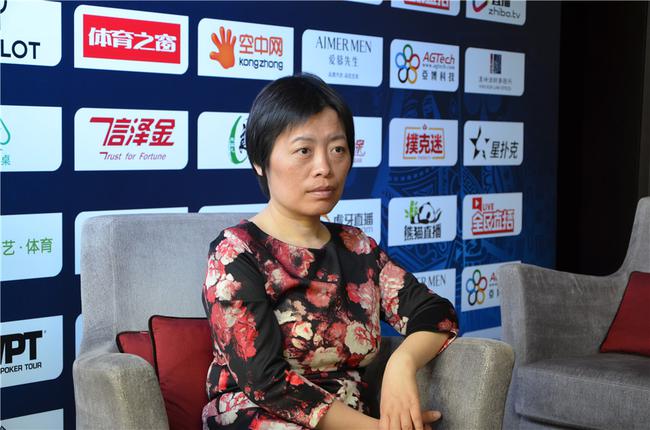 棋后谢军出战网络车轮战赞线上对弈快捷效率高