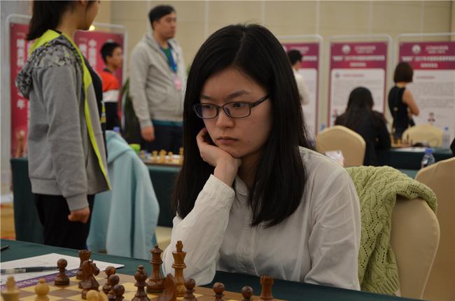 河北队女棋手翟墨