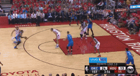 开场后威少予取予求,得分助攻两不误,火箭先发没有人能够限制这位