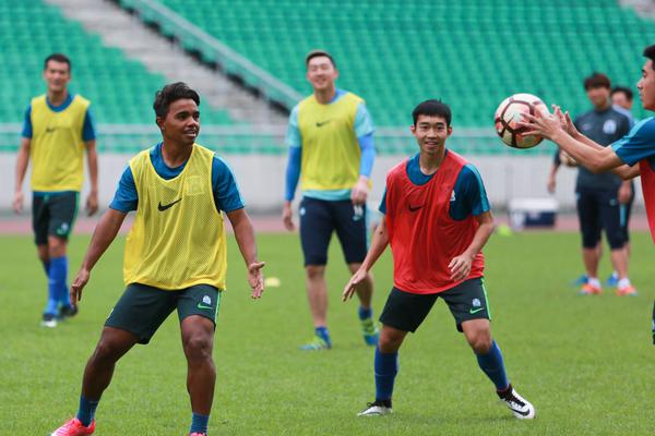 “跳水女皇”高敏点赞陈艺文：她居然还在进步