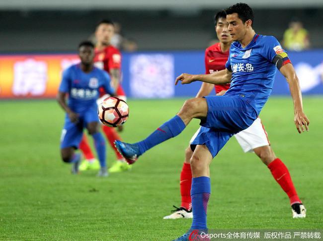 裁判专家:莫雷诺该直接红牌 中甲断腿飞铲太恶