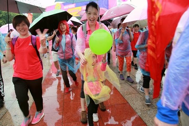 风雨也无碍大家一起开心运动