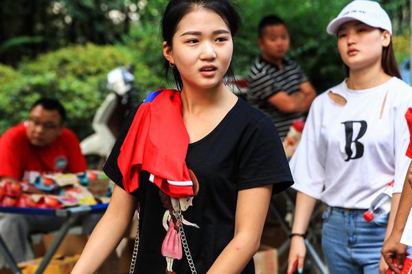 [流言板]Fly发文：王者第一个赛季我就在，我要当KPL第一个十年选手