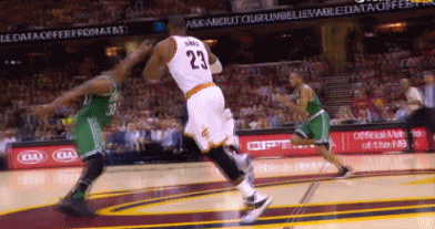 起飞!骑士经典配合再现 欧文詹皇风骚快攻-gif