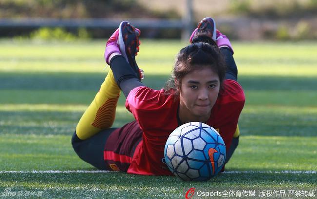 赵丽娜微博确认外公离世 落选国家队或与此有