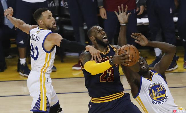 专栏-总决赛最扎心的对比 <wbr>LBJ这次真有点可怜