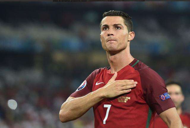 C罗就是高考作文万能素材!这么写他准保高分