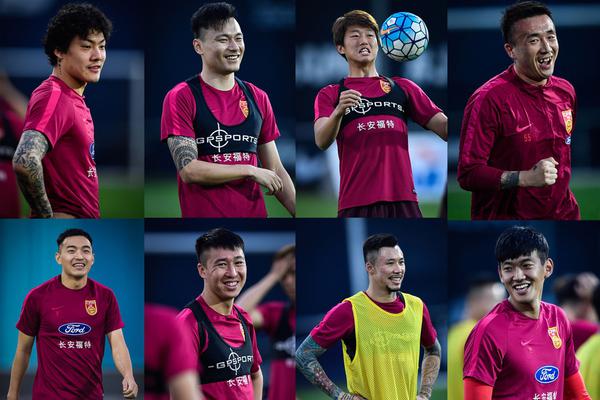 一起入选阿根廷国家队！利物浦社媒晒麦卡与哥哥合照：兄弟