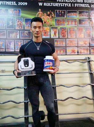 世界冠军亮相ChinaFit北京健身大会 郑少忠与健盒子牵手_健美_新浪竞技风暴_新浪网