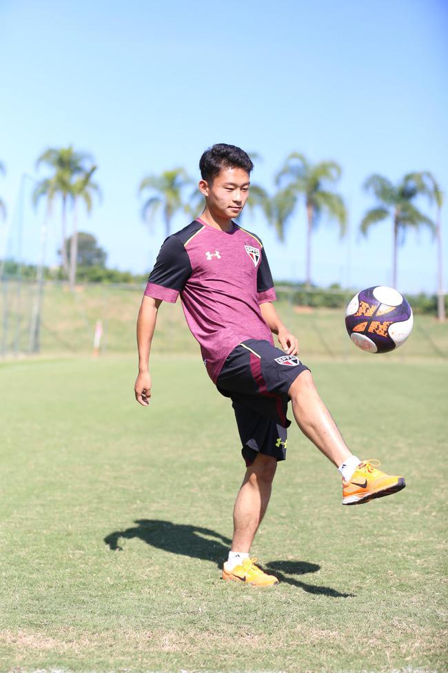 鲁能球员的巴西求学路:最难是生活 偶像香川_