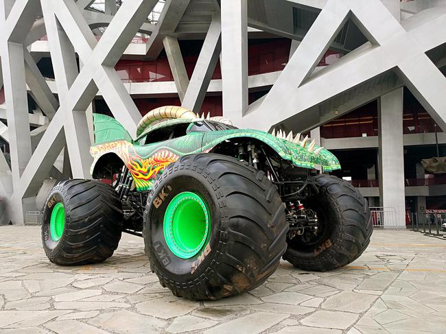 “疯狂大脚怪(Monster Jam)”亮相鸟巢