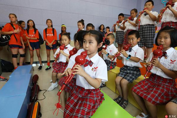 那個當年勇士默默無聞的次輪秀，如今竟然已是雄鹿的當家控衛了？