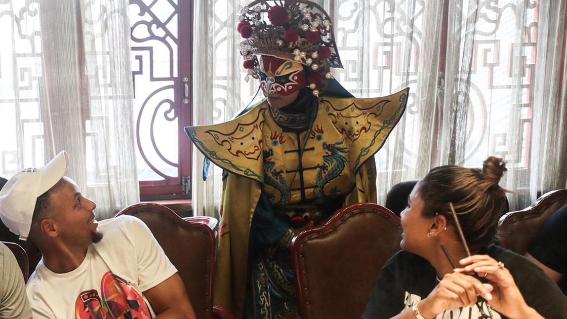 库里中国行成都站万人空巷