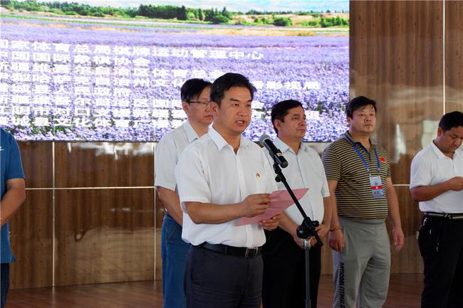 霍城县委书记侯得录致辞