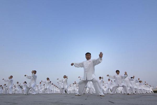 珍妮 巴斯-乐鱼app(leyu)官方网站-乐鱼官网