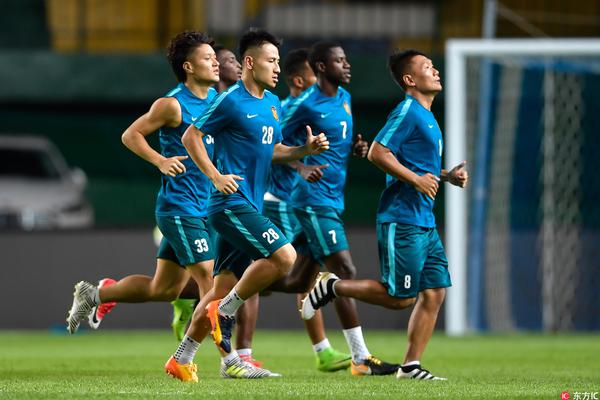 泰州队夺得首届“苏超”冠军