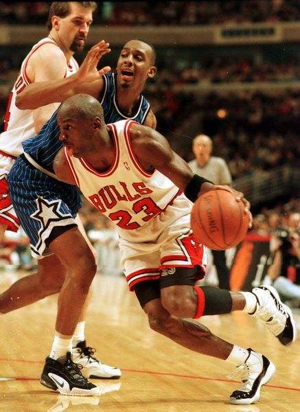 乔丹20大经典战:总决赛G6绝杀+季后赛砍63分