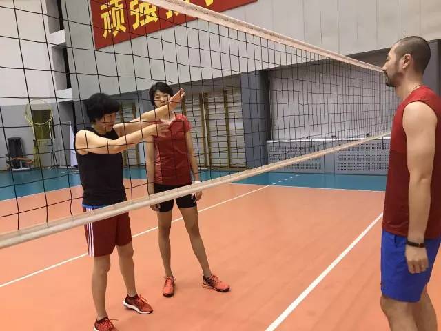 郎平指导袁心玥拦网