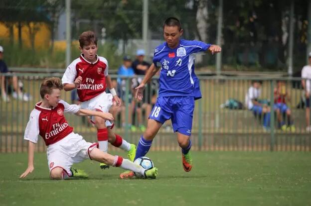 U12足球邀请赛富力1-0阿森纳 与日本球队互有