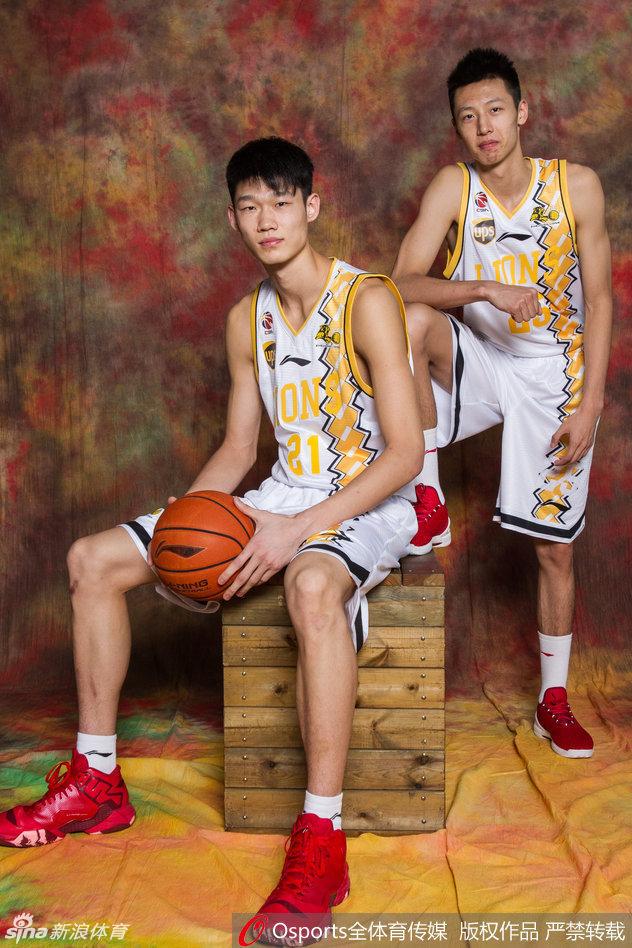 广厦战将星带伤之伴娘反目胡金秋小视也要上双子打响频图片