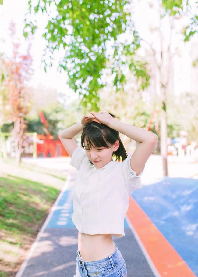 从英雄联盟到人气女主播 台下苦练只为粉丝开心满足