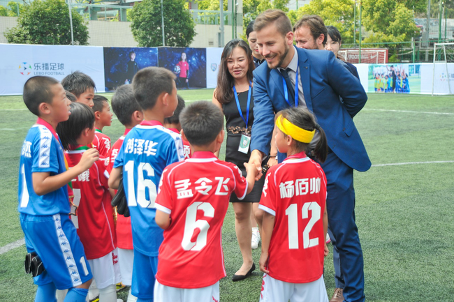 国内足球-国家队 正文 董路老师也表示,中国足球小将巡回挑战赛下一
