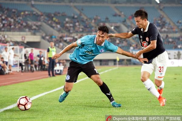 从国安三少到留洋德甲的金左脚！国足新少帅邵佳一，是如何炼成的