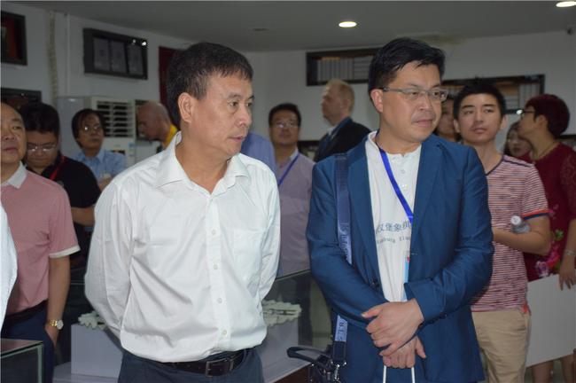 薛忠、吕钦参观棋院