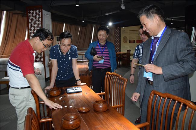 孙勇征“跨界”下围棋